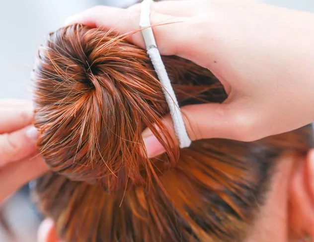 7 cách làm tóc thẳng mượt, óng ả tự nhiên mà không cần dùng nhiệt